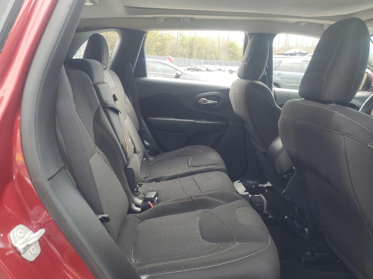 2015 Jeep Grand Cherokee - Image 11