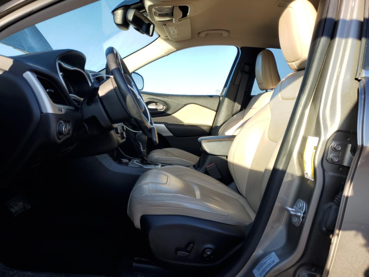 2017 Jeep Grand Cherokee - Image 7