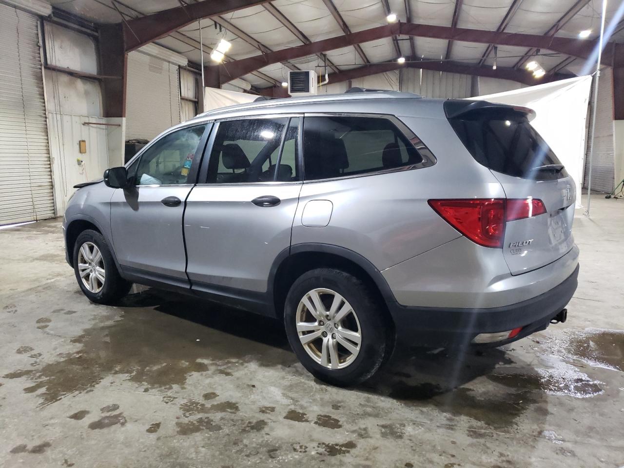 2017 Honda Pilot - Image 2