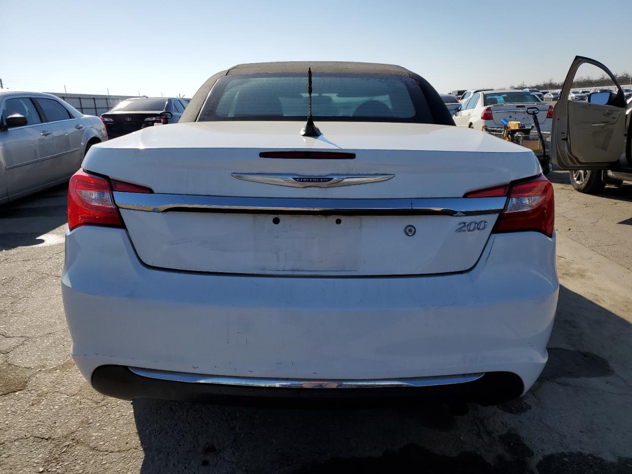 2012 Chrysler 200 - Image 6