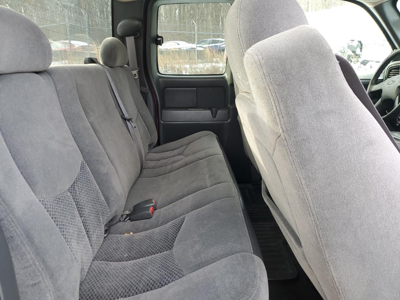 2007 Chevrolet Silverado - Image 10