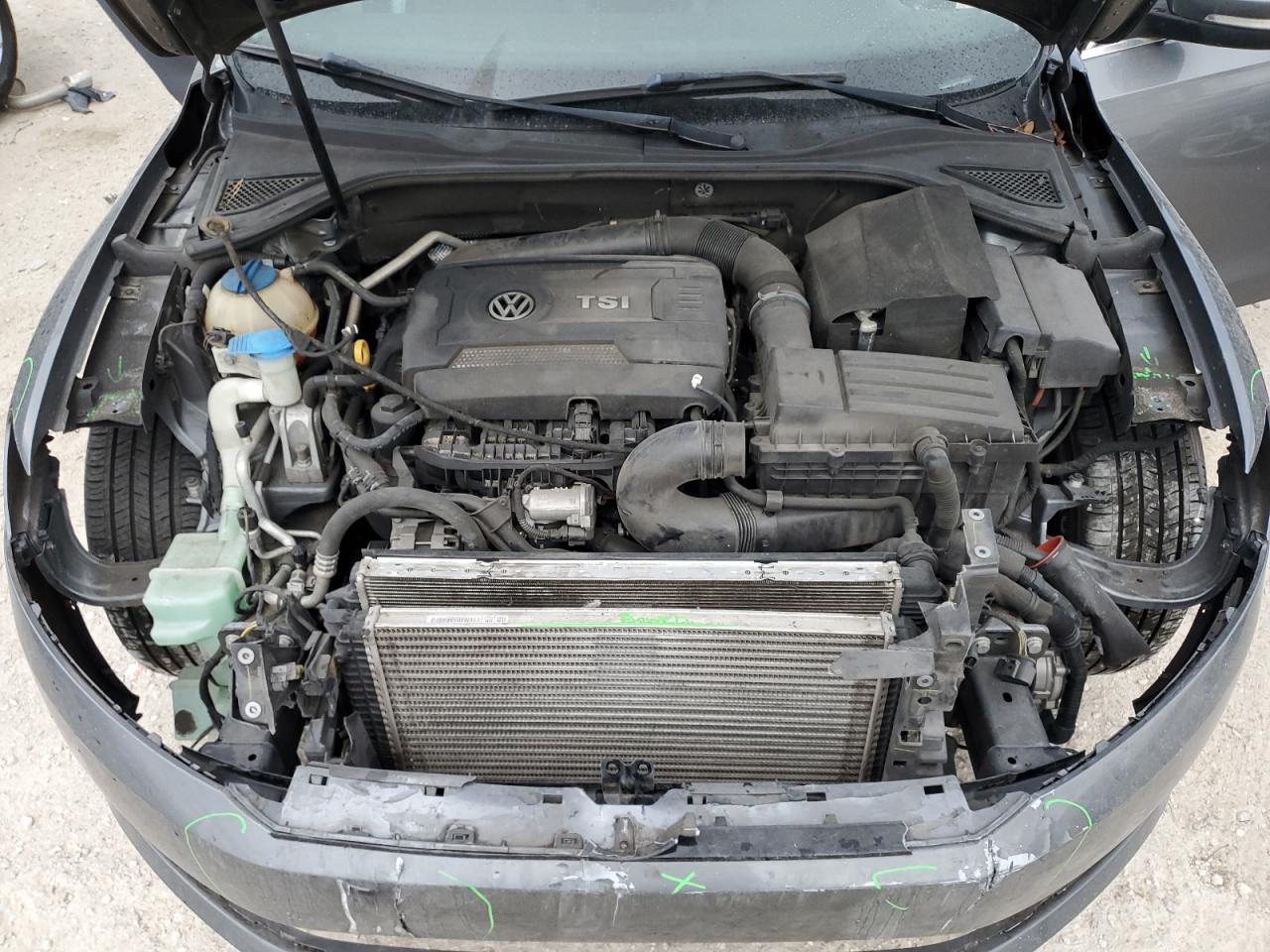 2015 Volkswagen Passat - Image 11