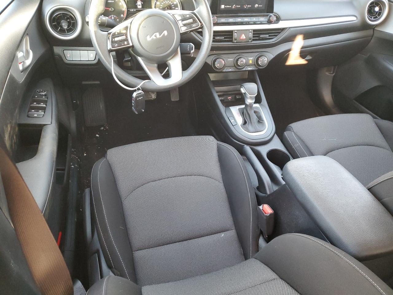 2023 Kia Forte - Image 8