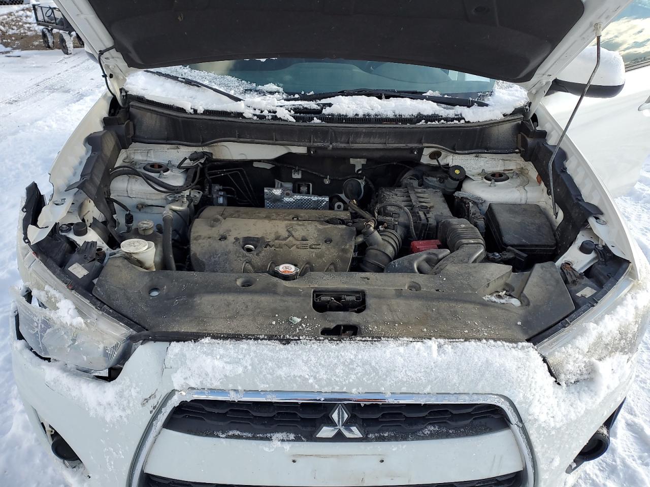 2014 Mitsubishi Outlander - Image 13