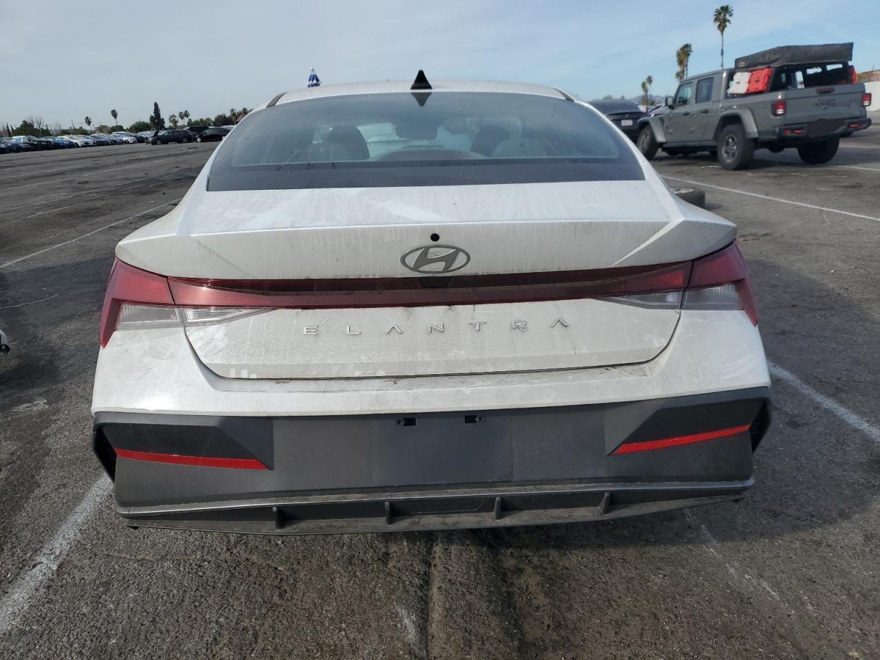 2024 Hyundai Elantra - Image 6