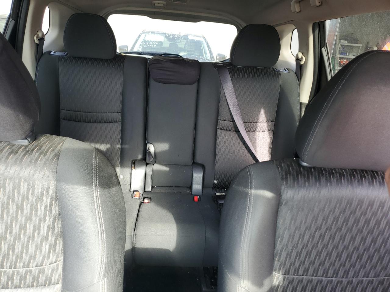 2018 Nissan Rogue - Image 10
