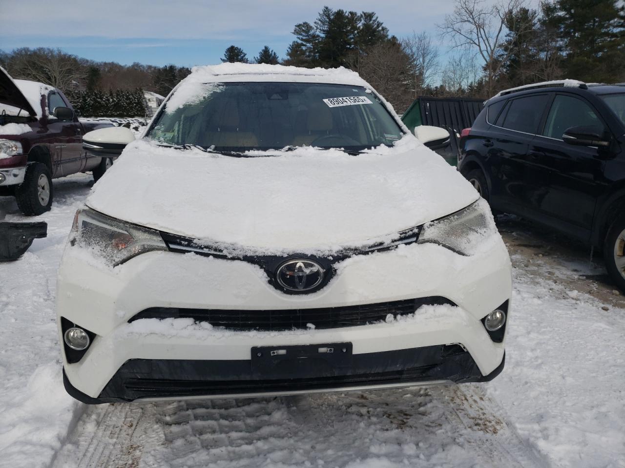 2017 Toyota RAV 4 - Image 5