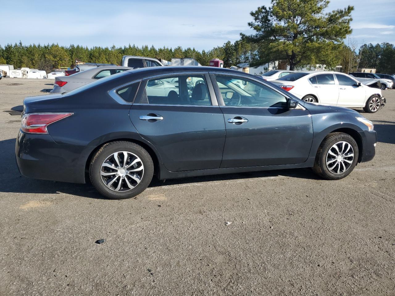 2015 Nissan Altima - Image 3