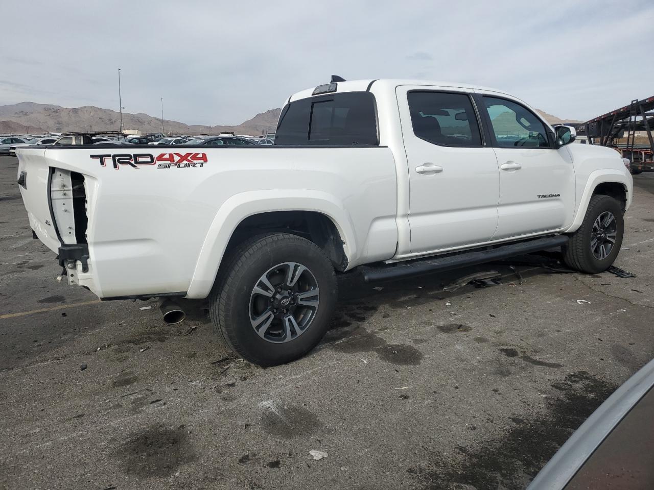 2017 Toyota Tacoma - Image 3