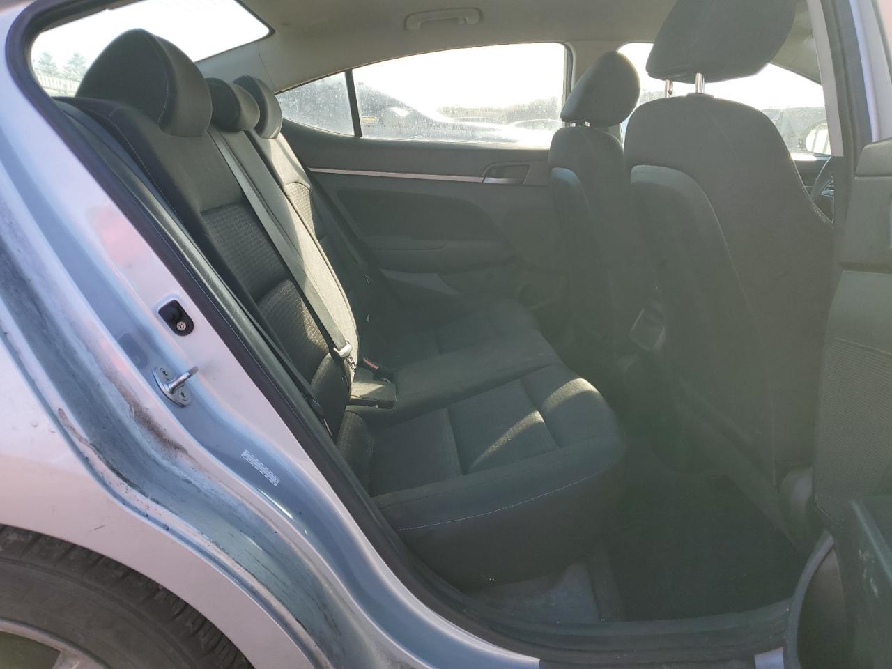 2018 Hyundai Elantra - Image 10