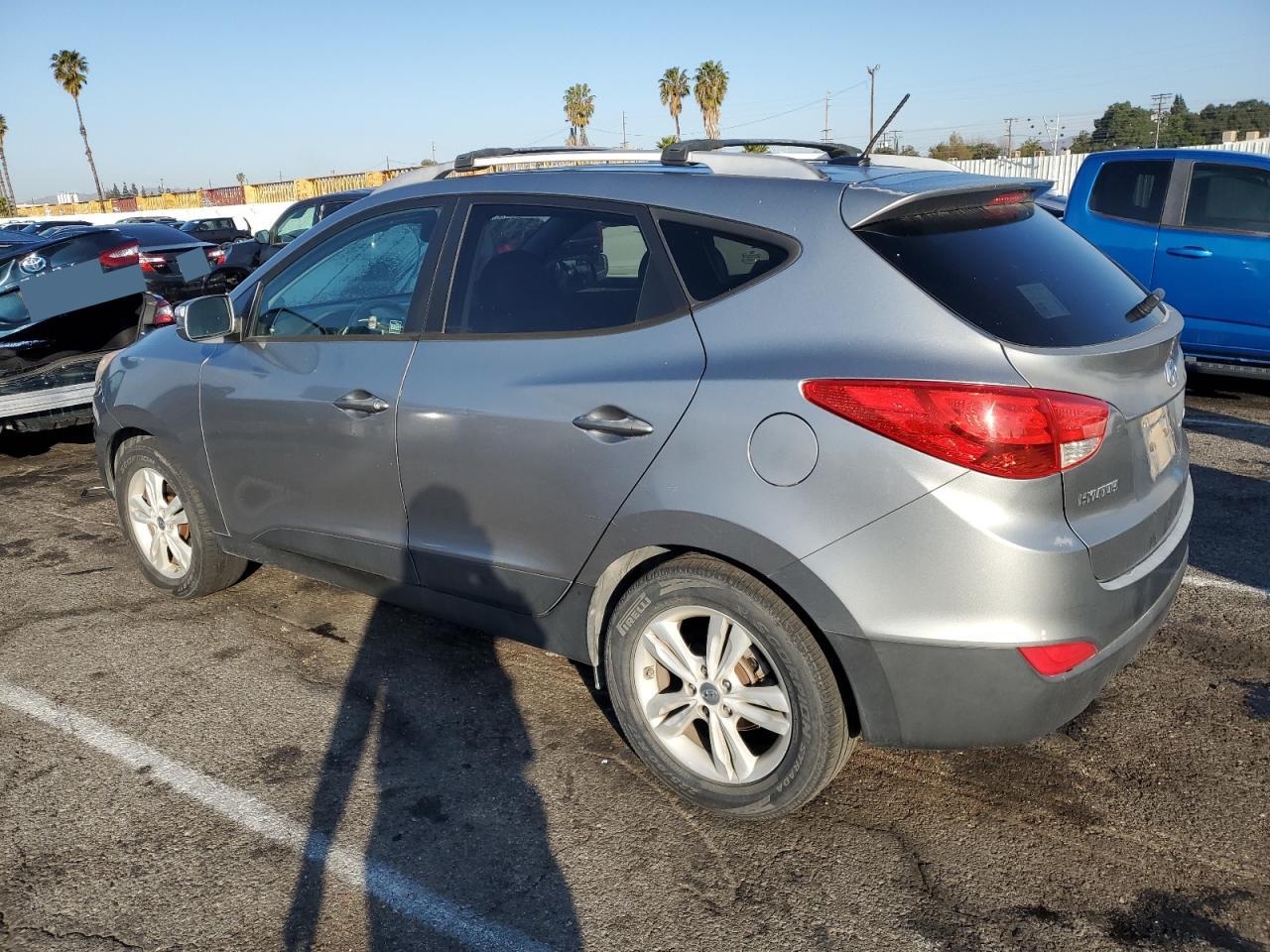 2012 Hyundai Tucson - Image 2