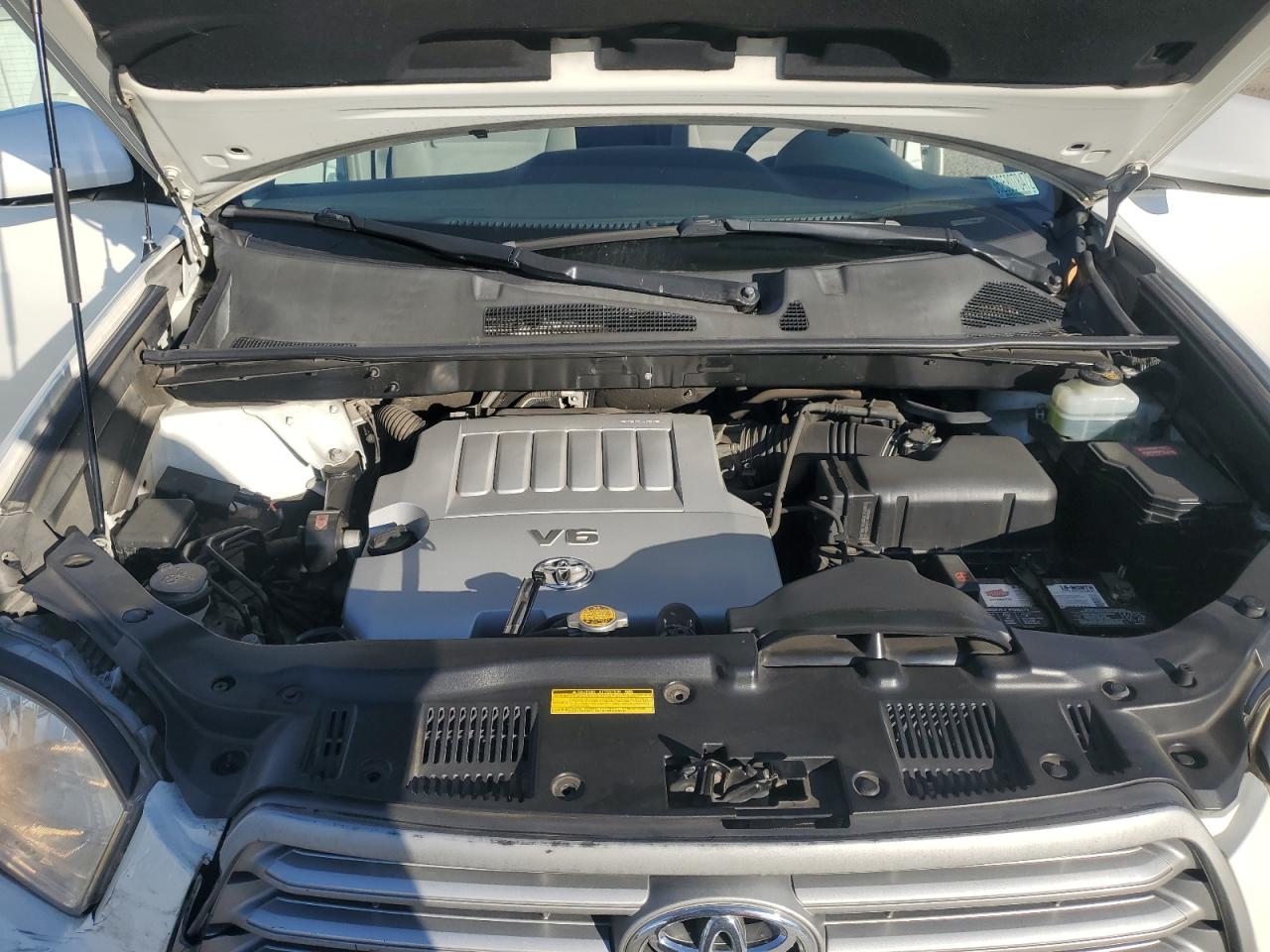 2009 Toyota Highlander - Image 12