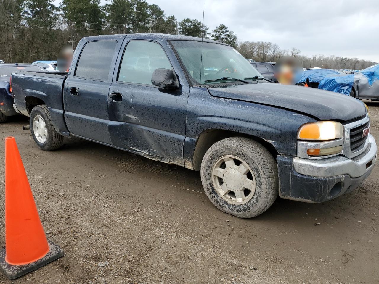 2007 GMC Sierra - Image 4
