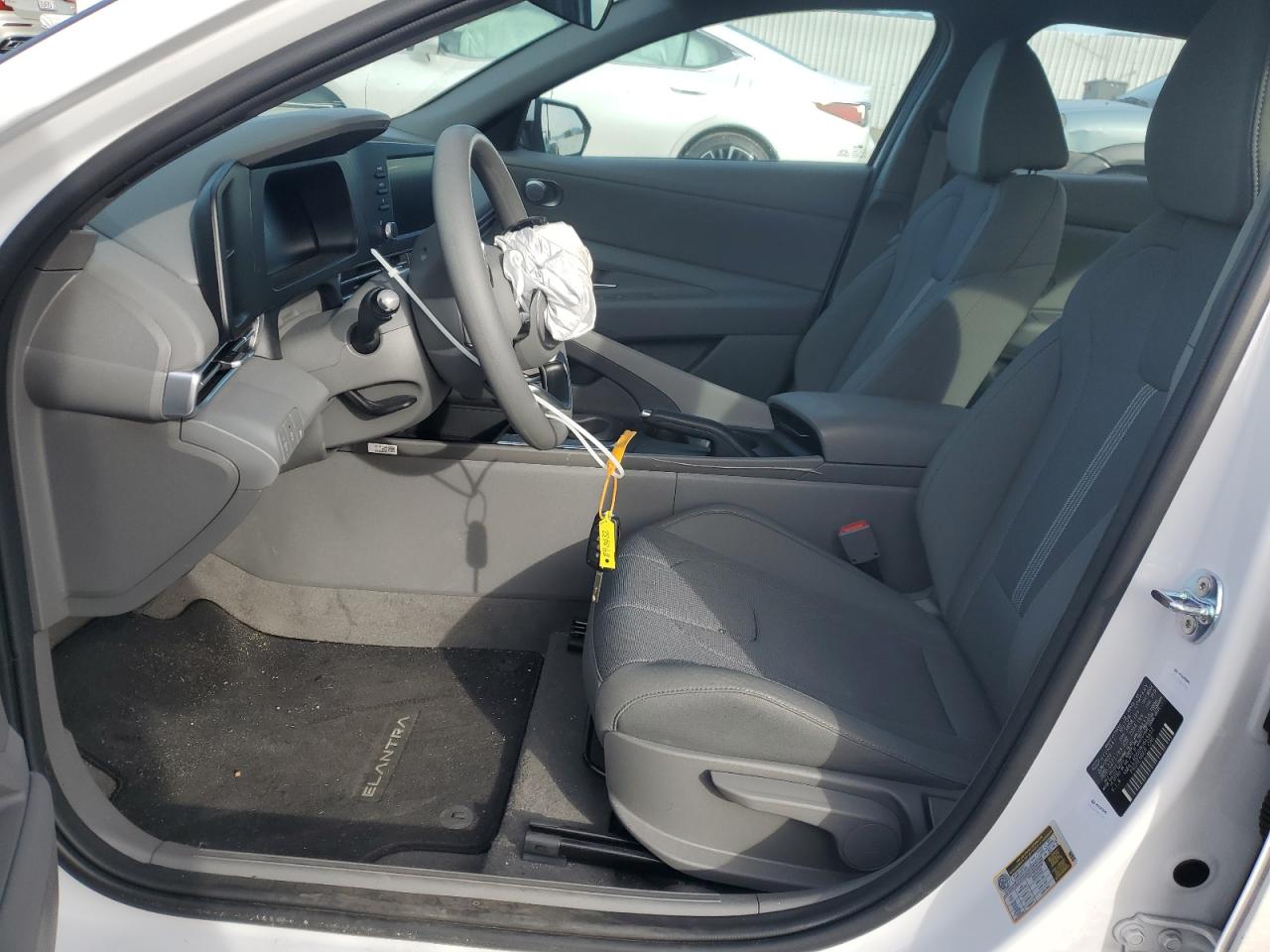 2024 Hyundai Elantra - Image 7