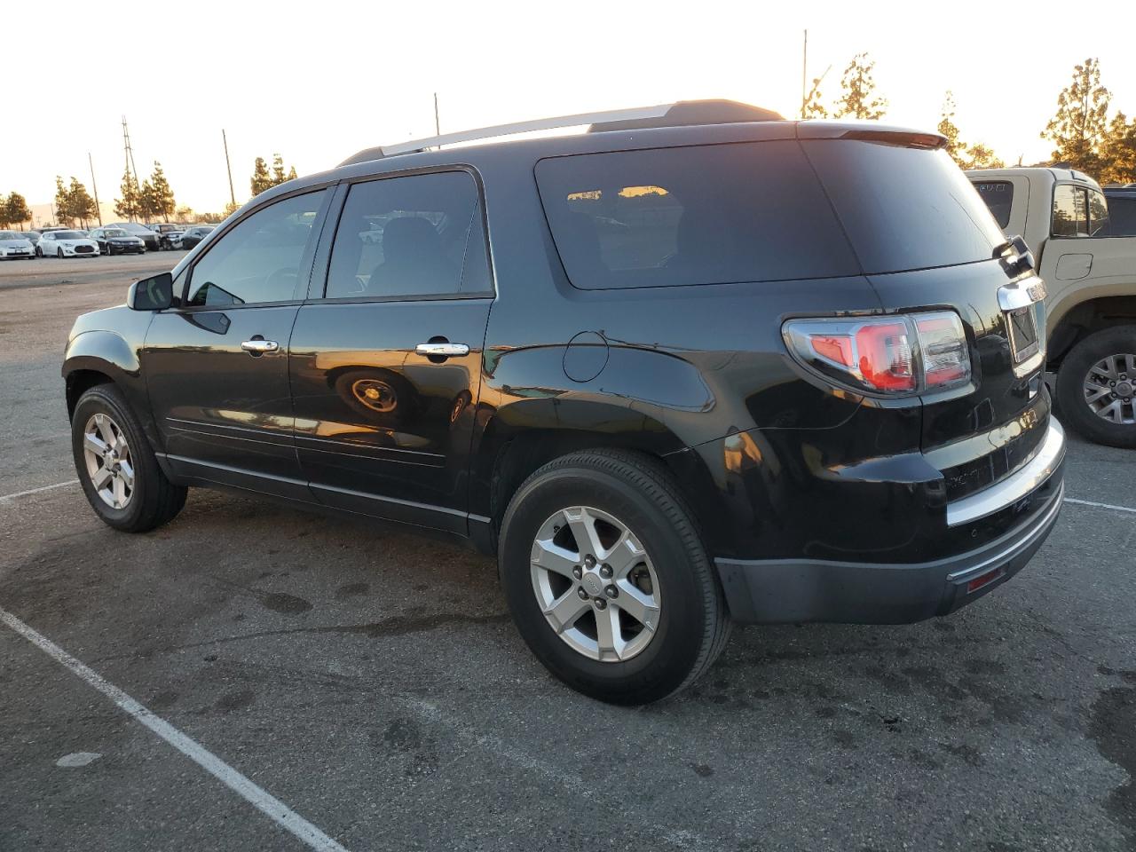 2014 GMC Acadia - Image 2