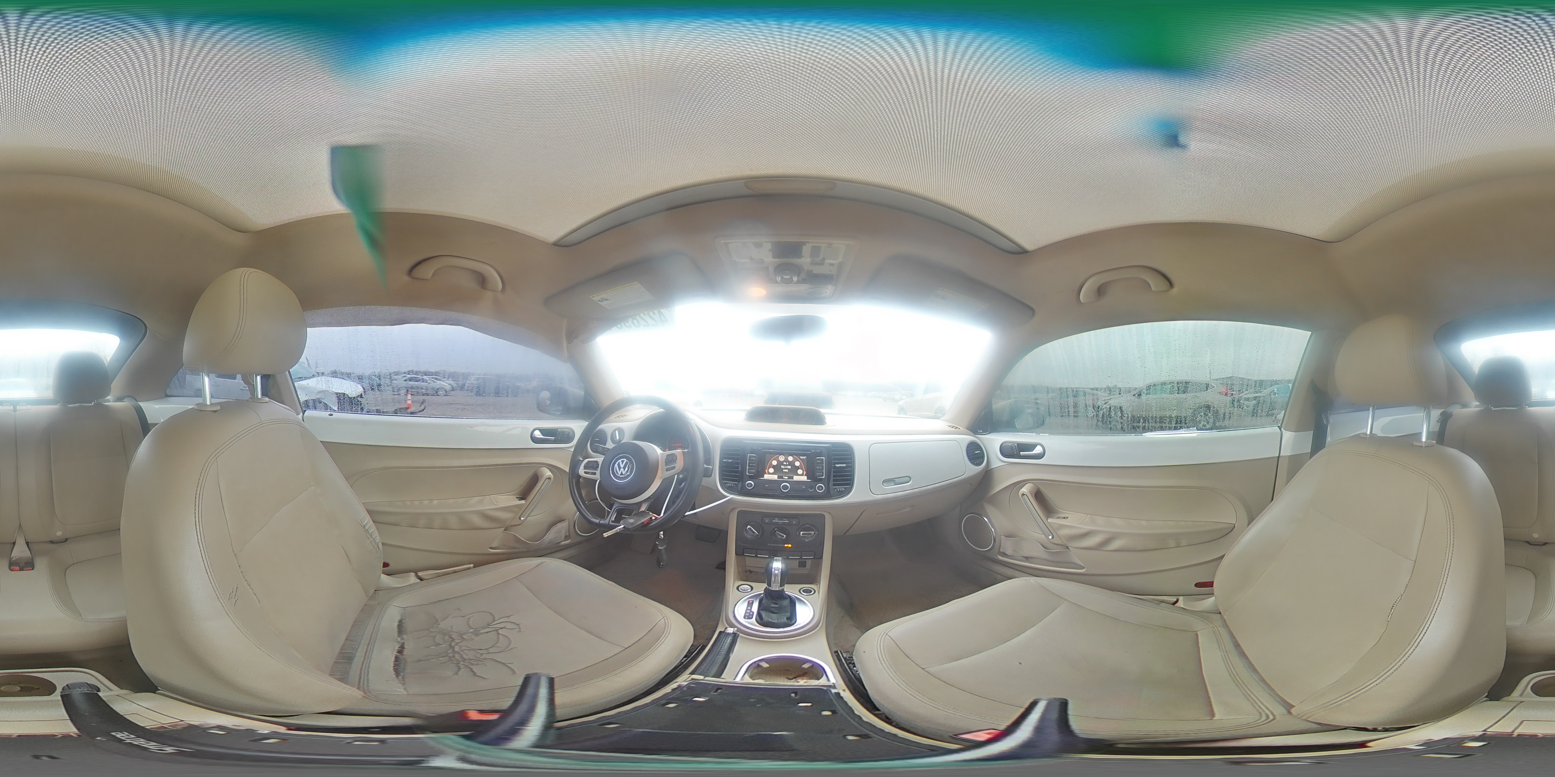 2013 Volkswagen Beetle - Image 12