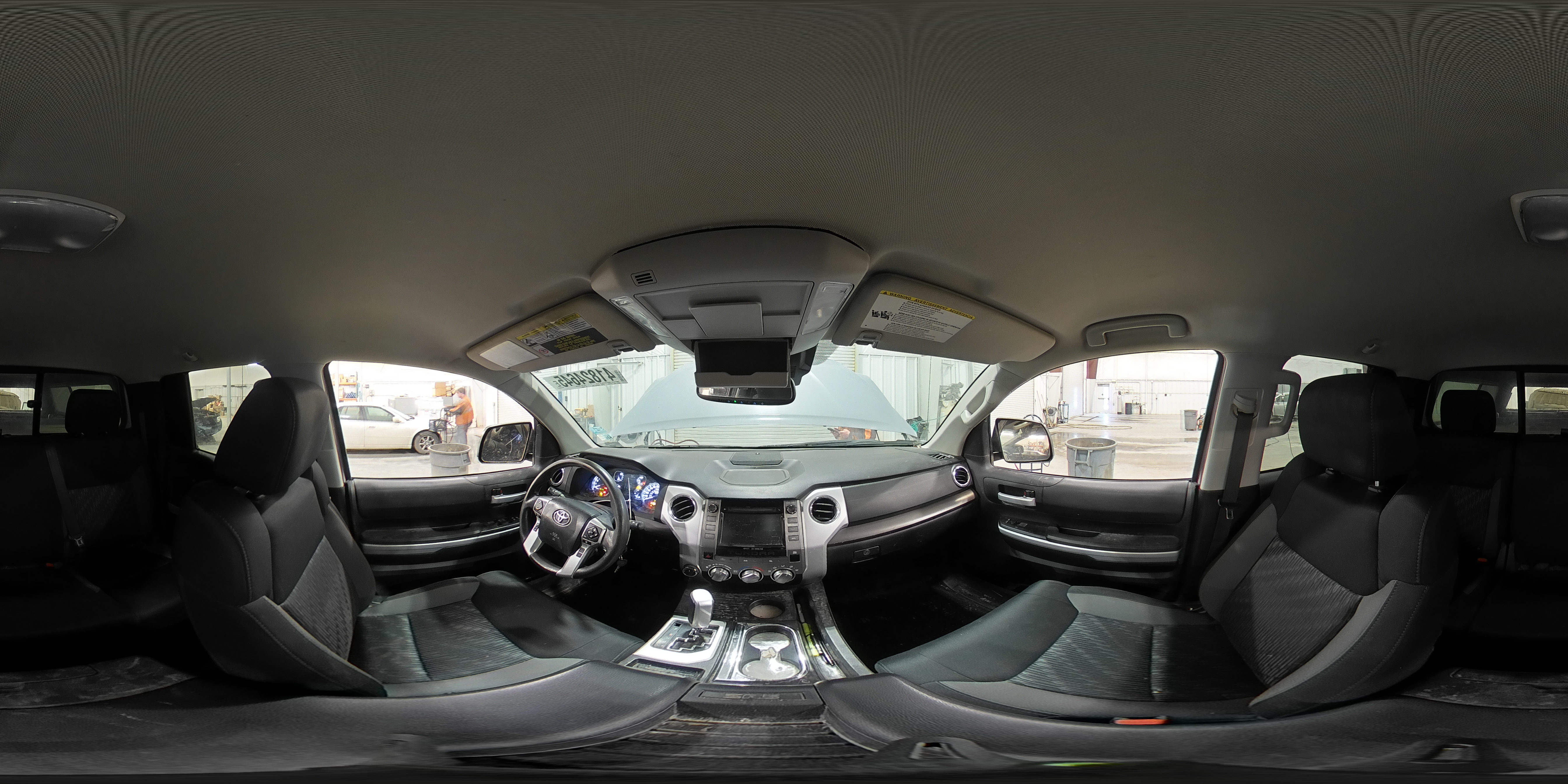 2018 Toyota Tundra - Image 13