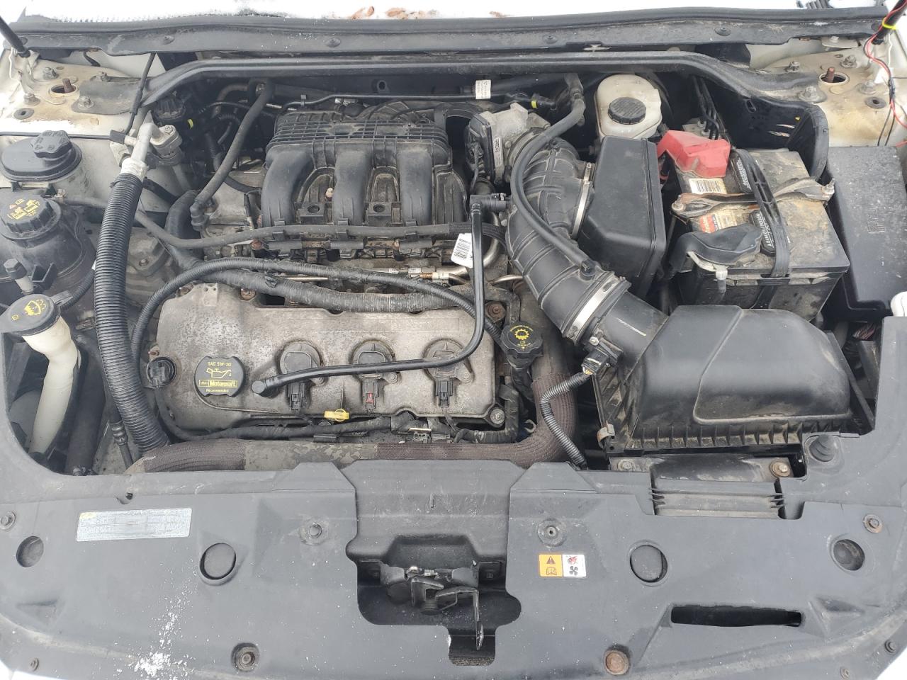 2010 Ford Taurus - Image 13