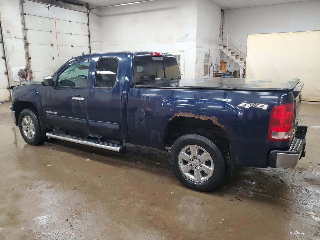 2011 GMC Sierra - Image 2