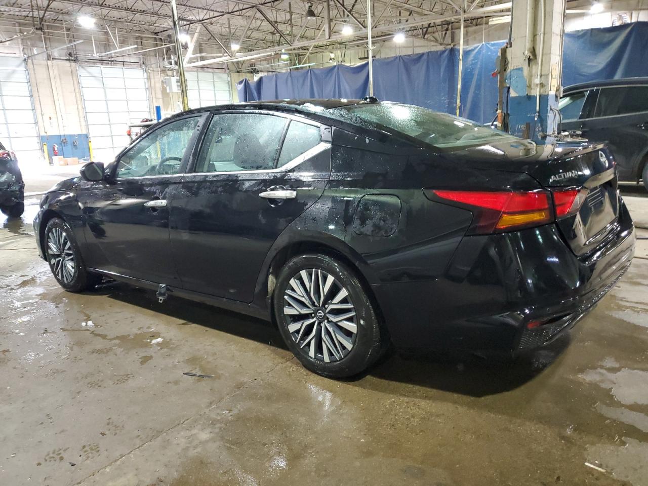 2024 Nissan Altima - Image 2