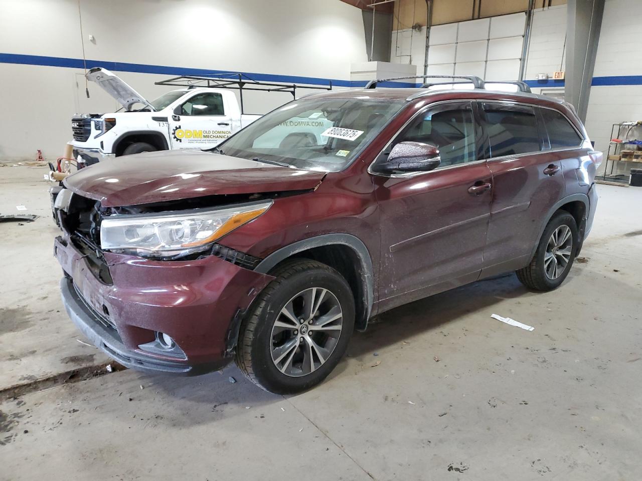 2016 Toyota Highlander - Image 1