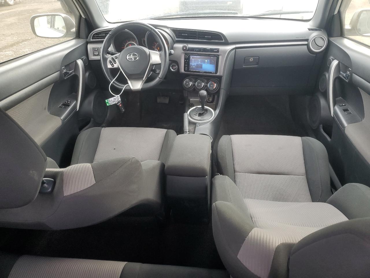 2016 Toyota tC - Image 8