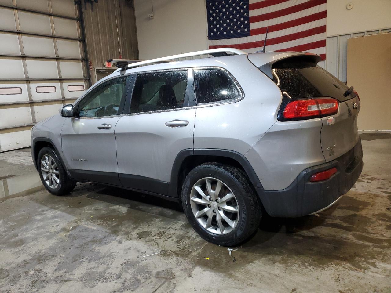 2018 Jeep Grand Cherokee - Image 2