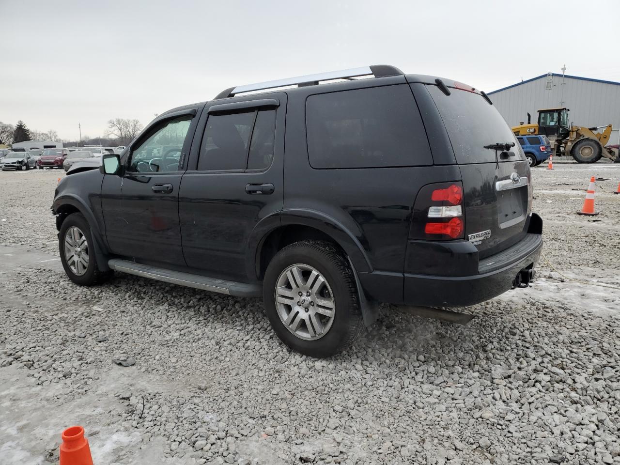 2010 Ford Explorer - Image 2
