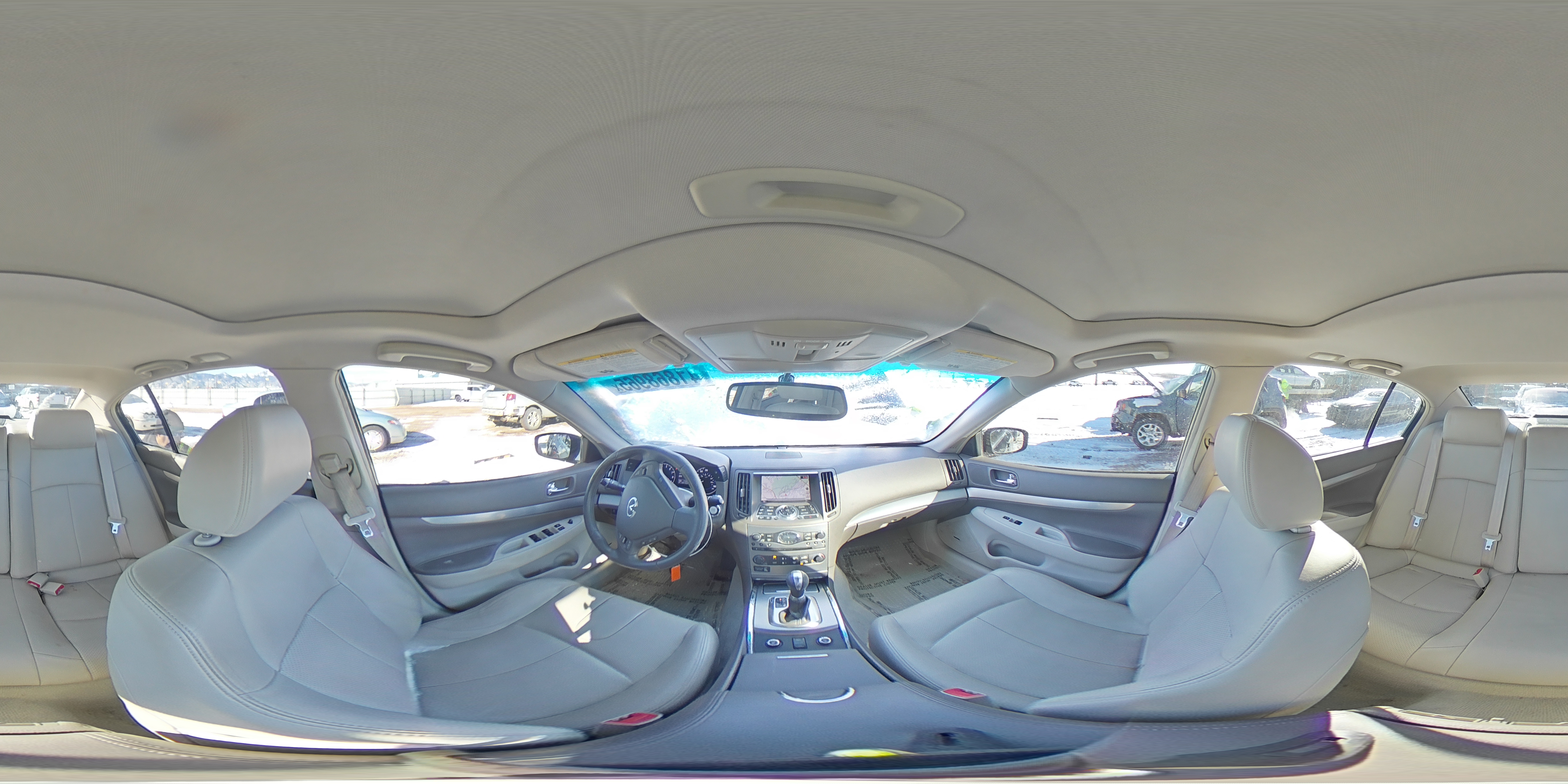 2015 Infiniti Q40 - Image 12
