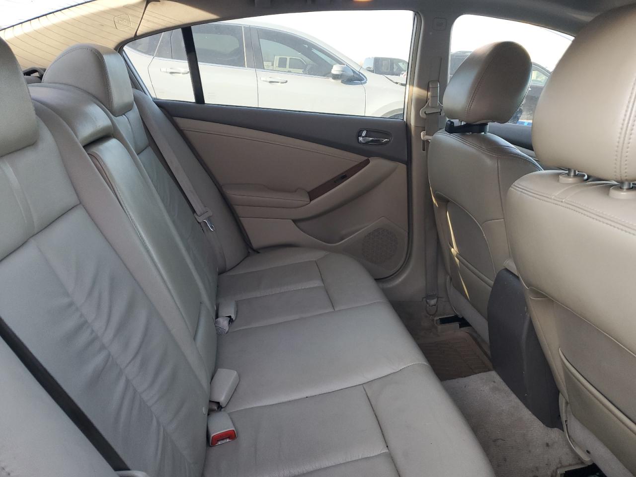 2009 Nissan Altima - Image 10