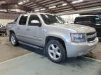 East Granby, CT에서 판매 중인 2008 Chevrolet Avalanche K1500 - Minor Dent/Scratches