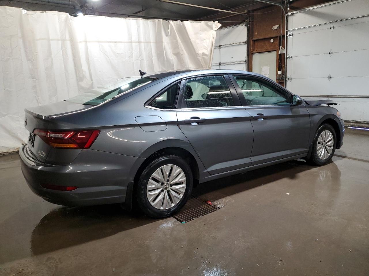2019 Volkswagen Jetta - Image 3
