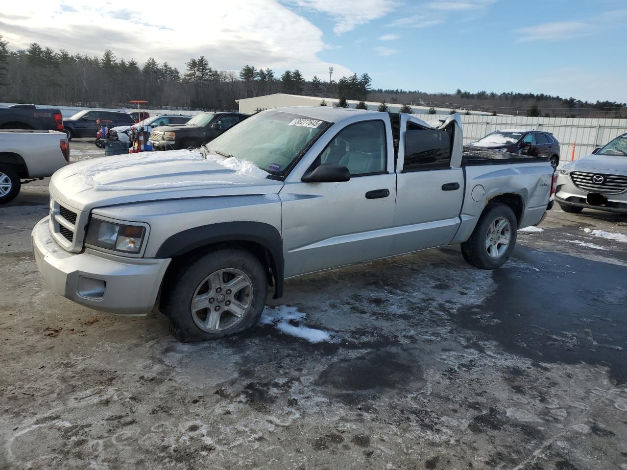 2011 Dodge Dakota - Image 1