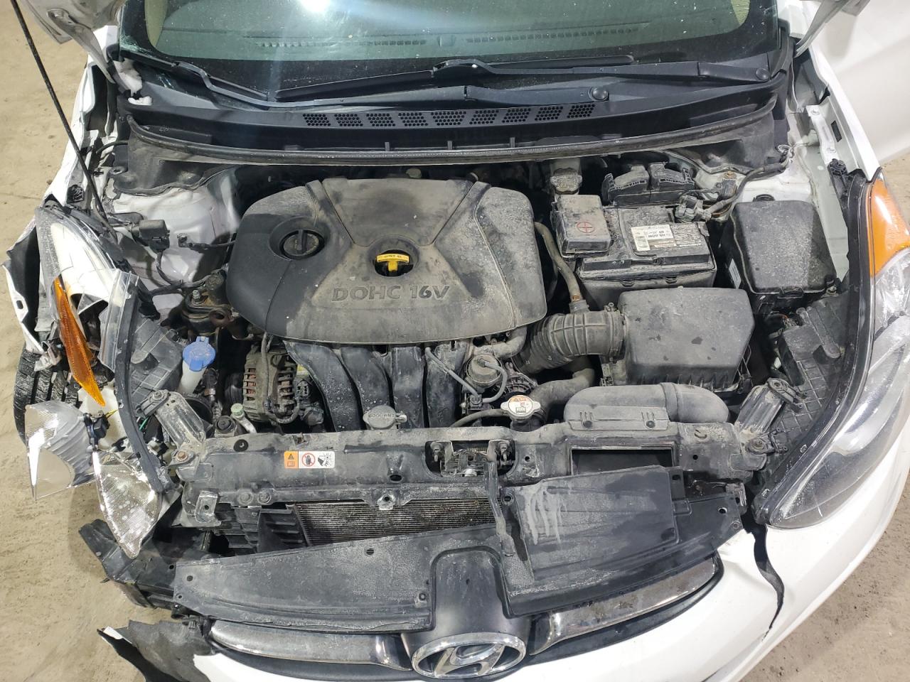 2013 Hyundai Elantra - Image 12