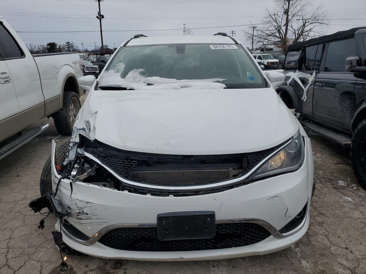 2019 Chrysler Pacifica - Image 5