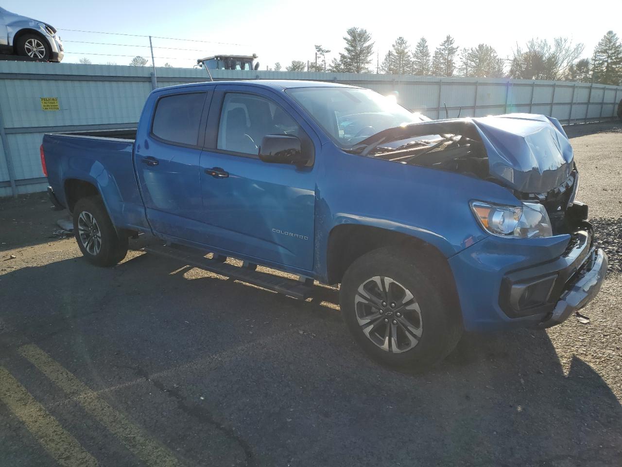 VIN 1GCGTDEN5N1181048 2022 CHEVROLET COLORADO no.4