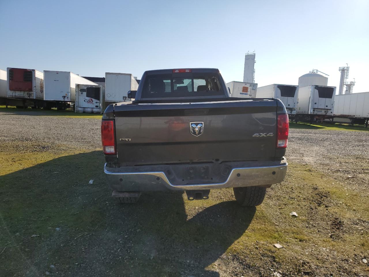 2016 RAM 3500 - Image 6