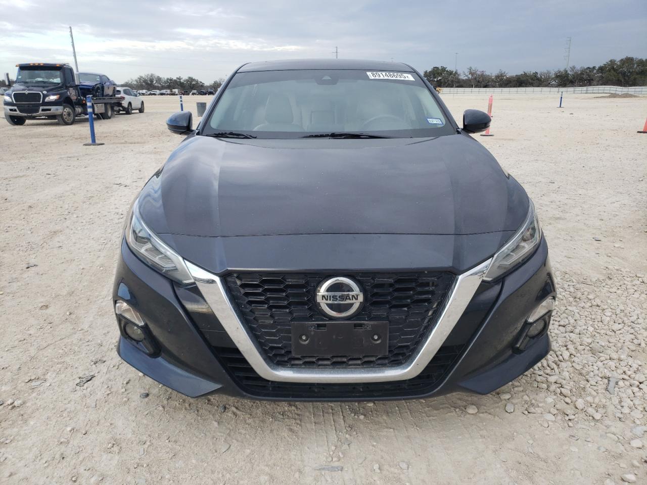 2021 Nissan Altima - Image 5