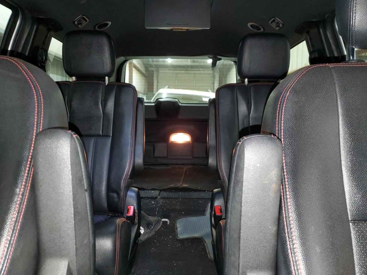 2016 Dodge Caravan - Image 10