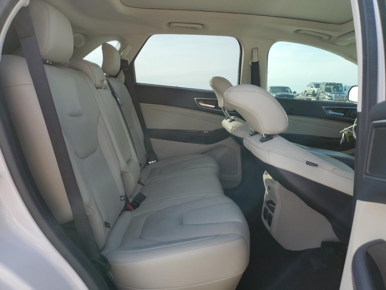 2016 Ford Edge - Image 11