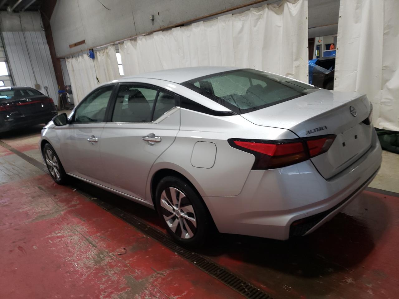 2024 Nissan Altima - Image 2