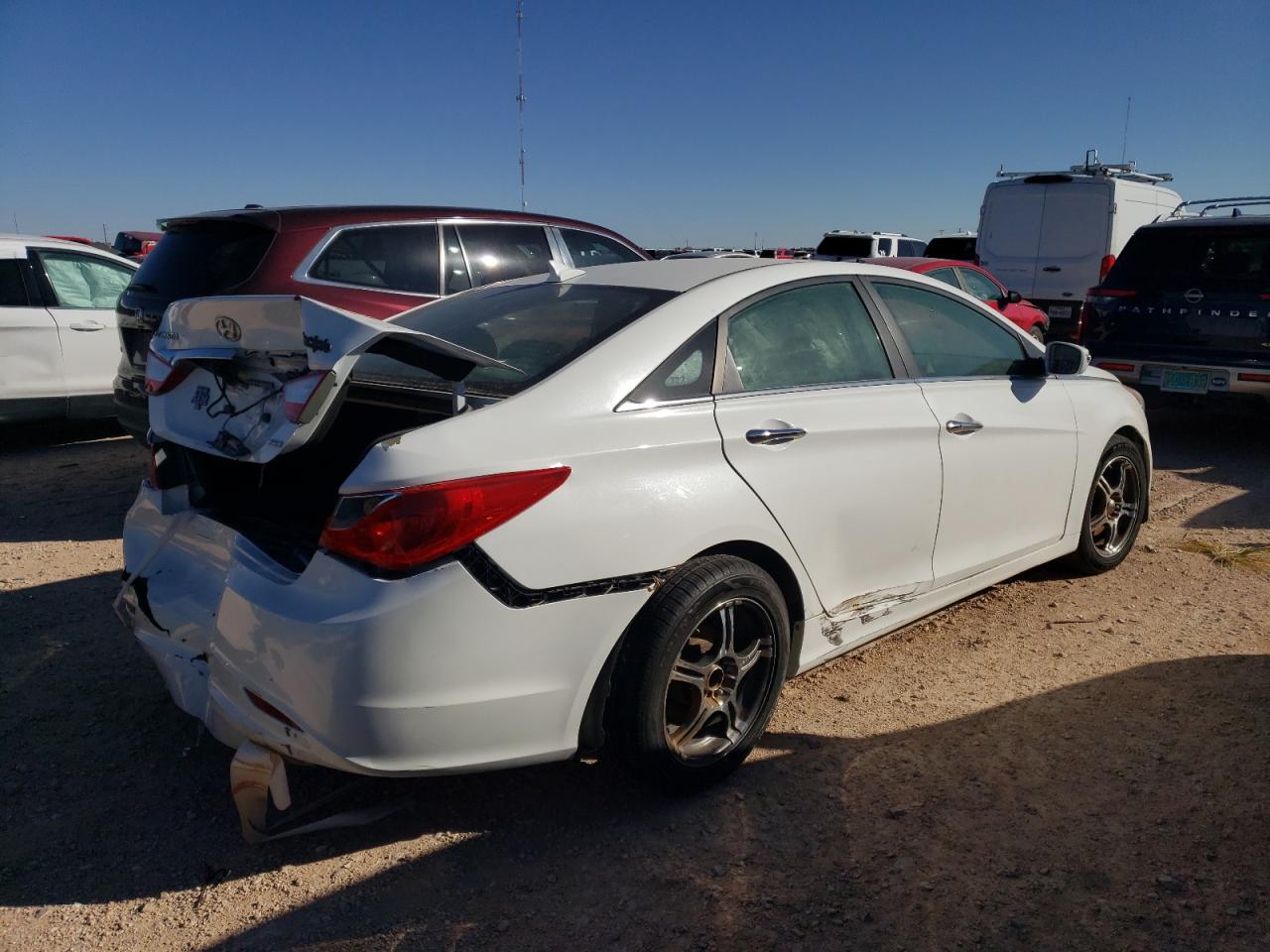 2011 Hyundai Sonata - Image 3
