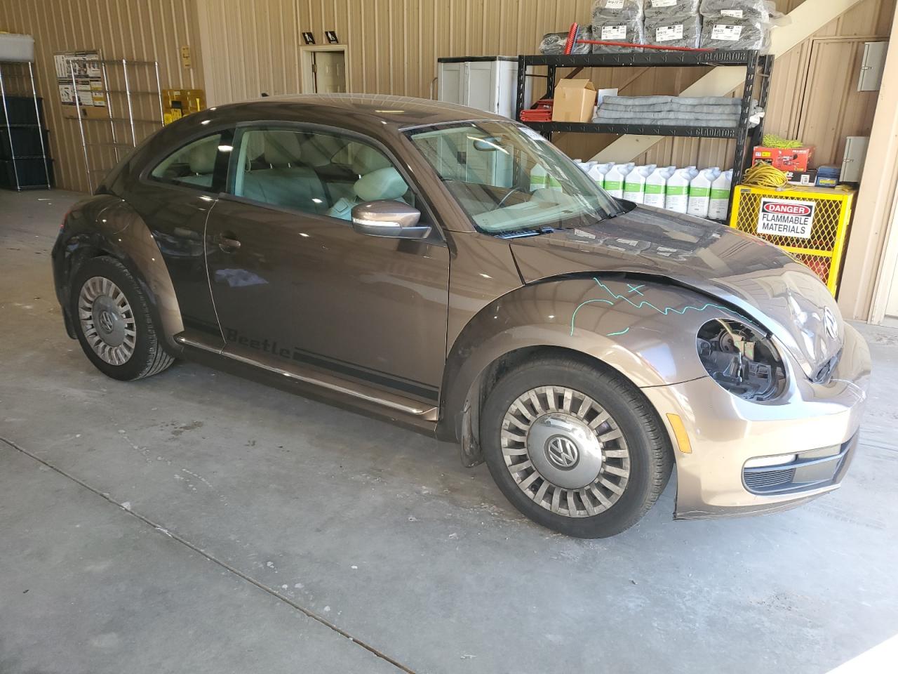 2014 Volkswagen Beetle - Image 4