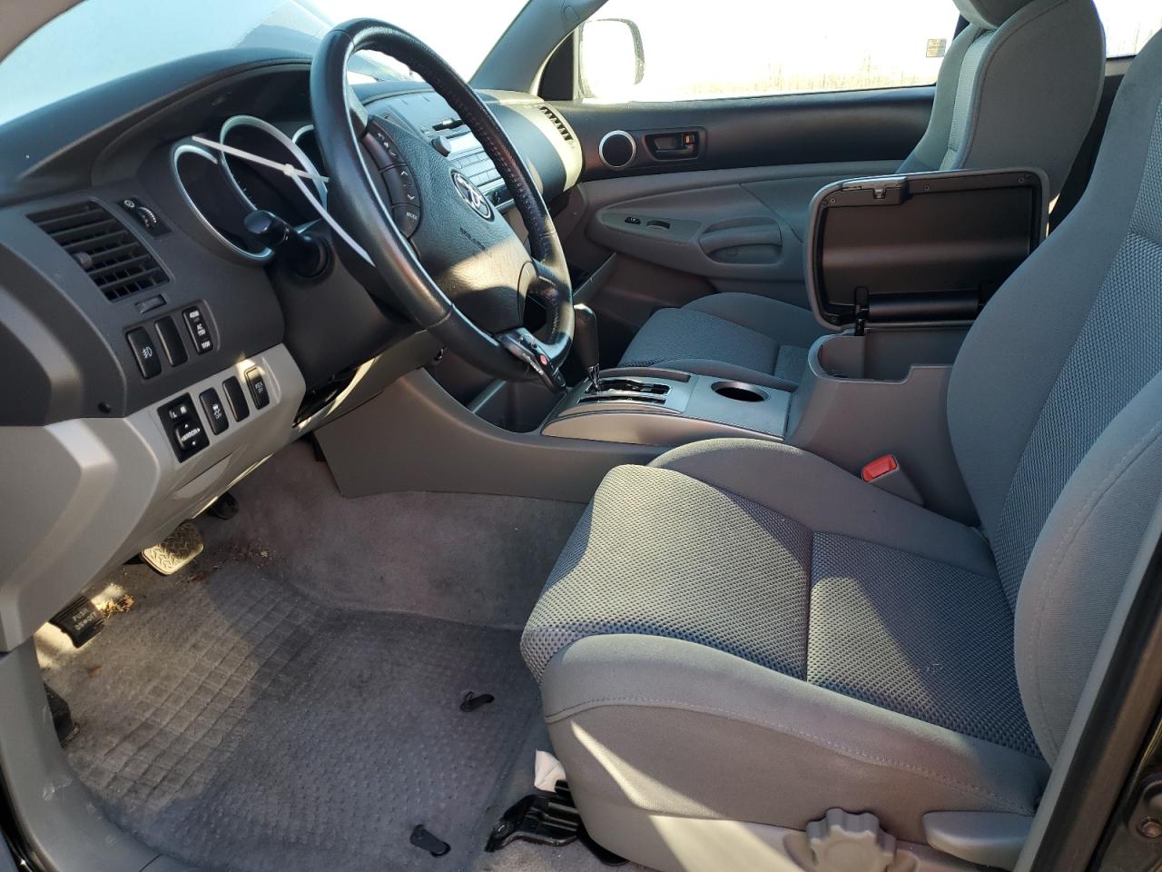 2010 Toyota Tacoma - Image 7
