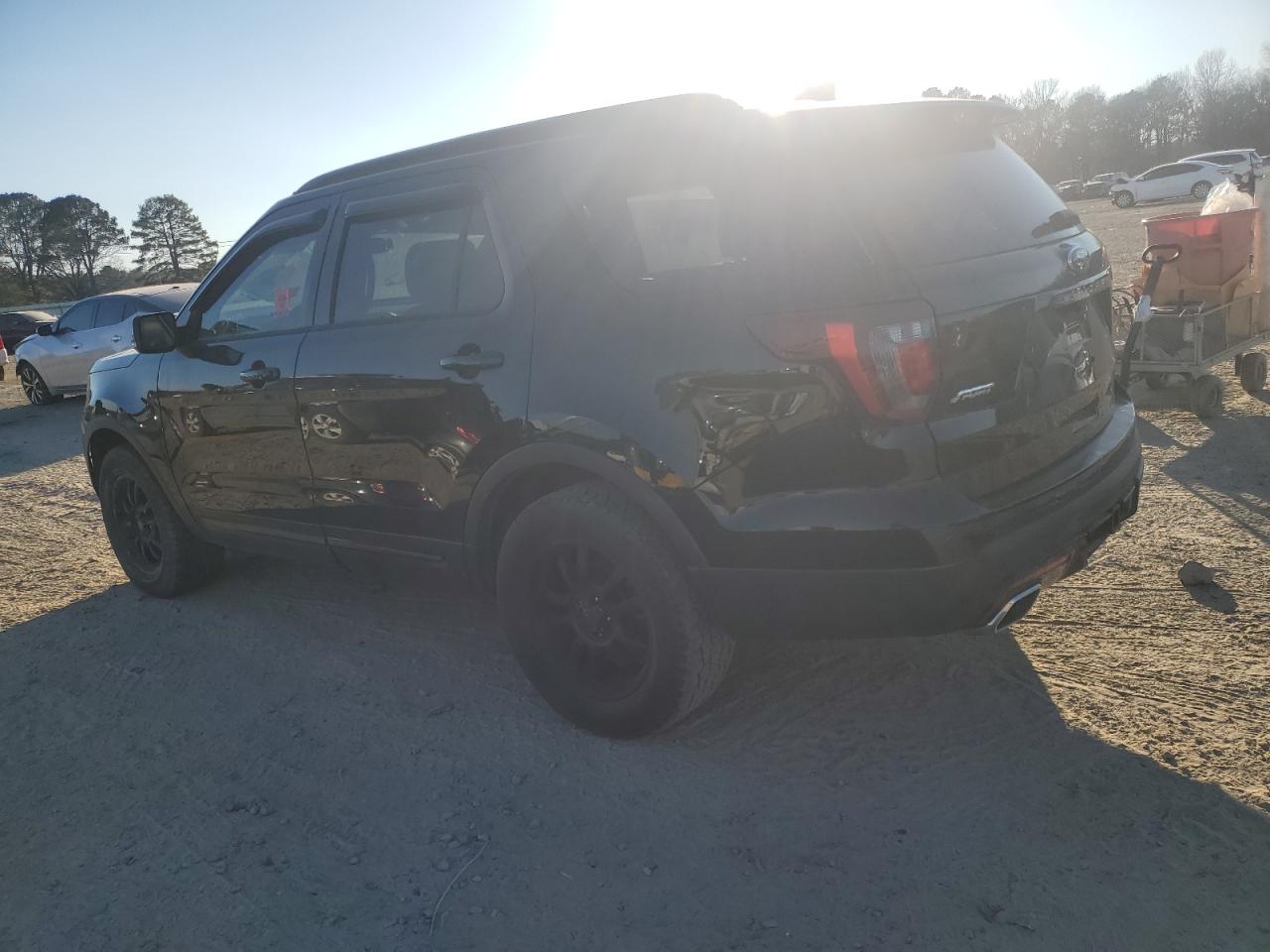 2016 Ford Explorer - Image 2