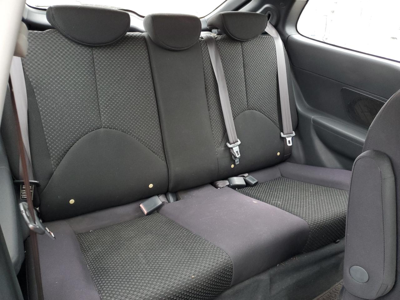 2010 Hyundai Accent - Image 10