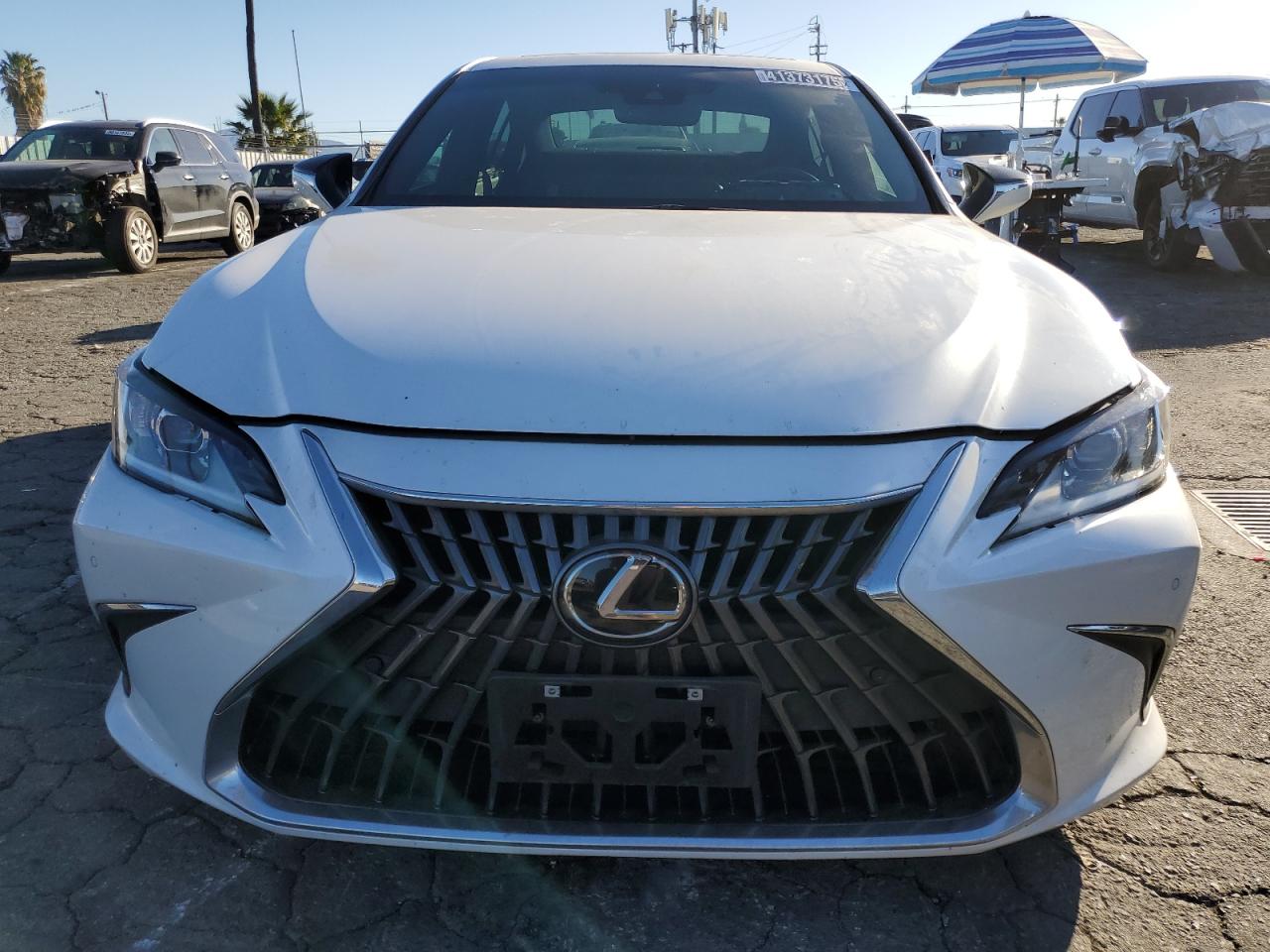 2023 Lexus ES - Image 5