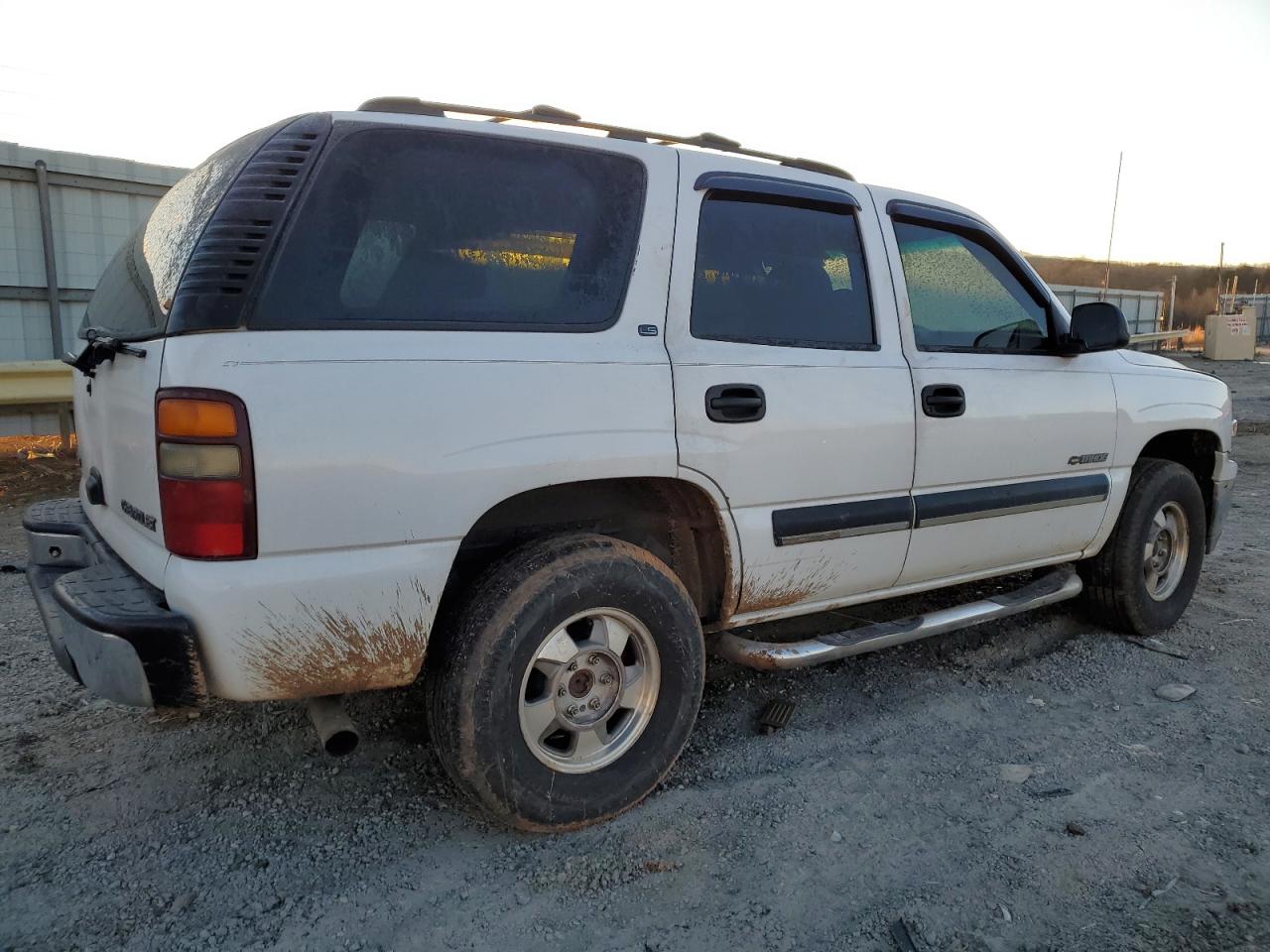 2000 Chevrolet Tahoe - Image 3