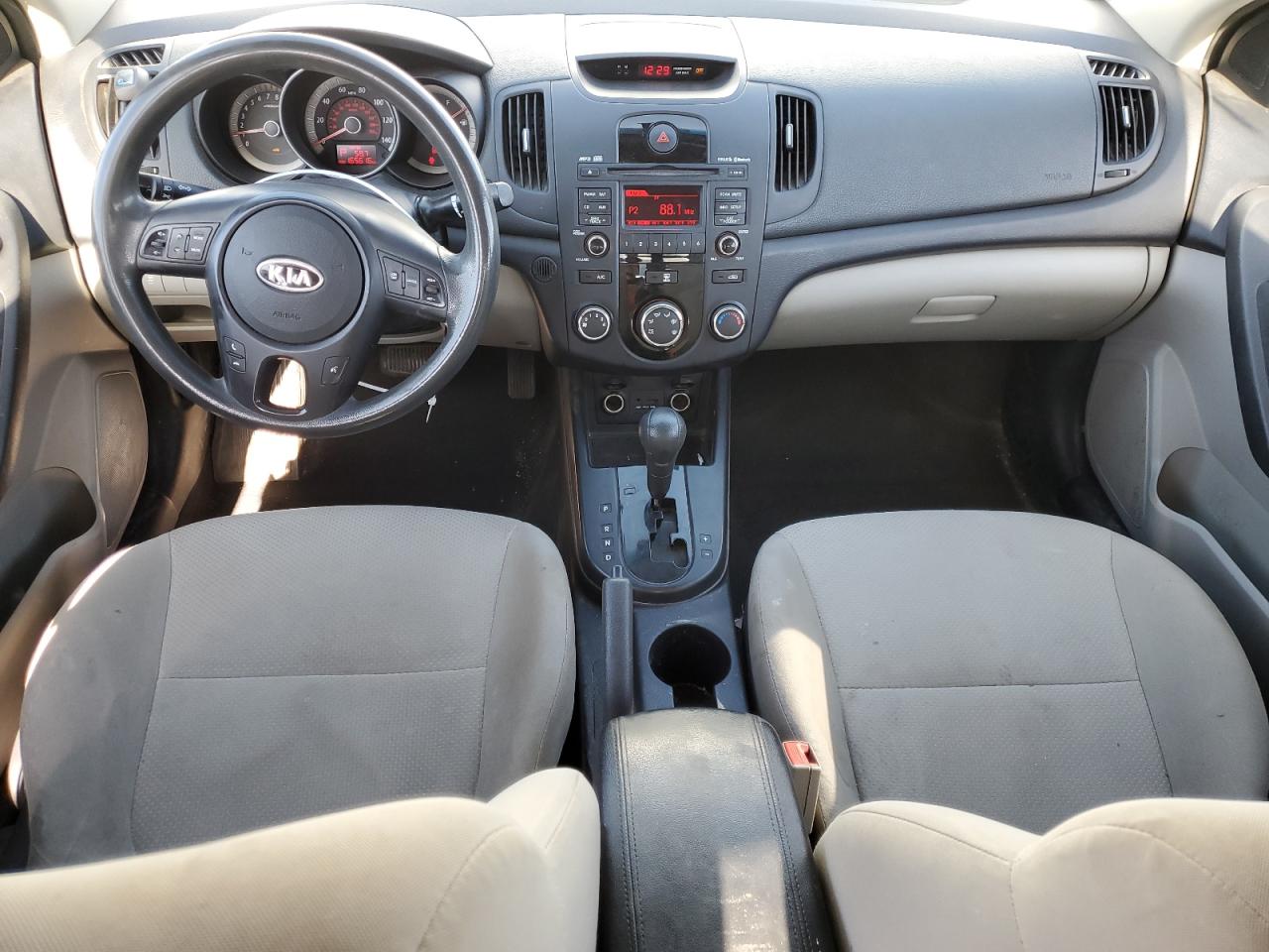2010 Kia Forte - Image 8