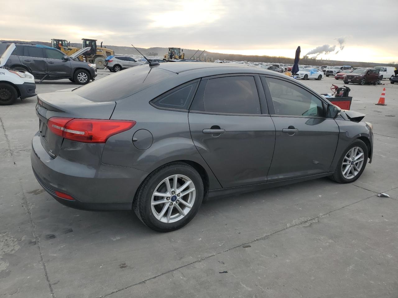 VIN 1FADP3F26GL359746 2016 FORD FOCUS no.3